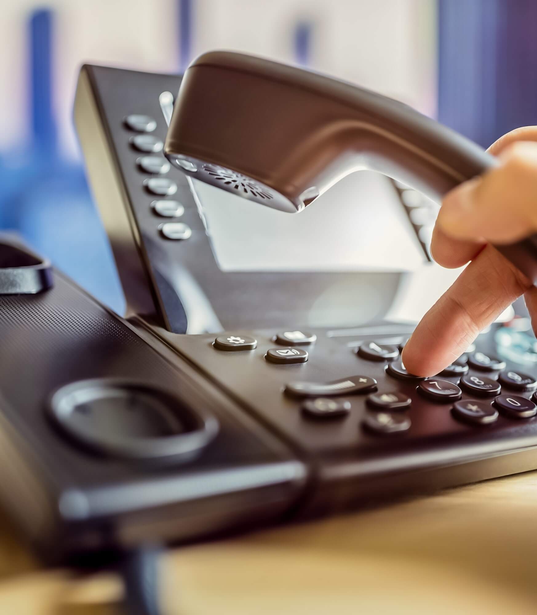 benefits of a hosted phone system
